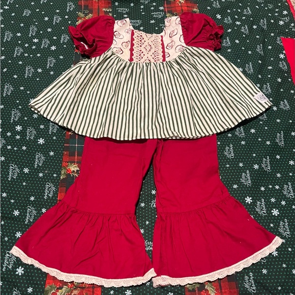 Ricrac & Ruffles Other - Red Green White Santa 12m Baby girls Christmas Flared Pant Set